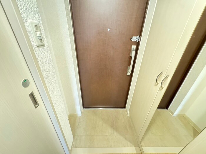 物件内観写真15　(玄関)