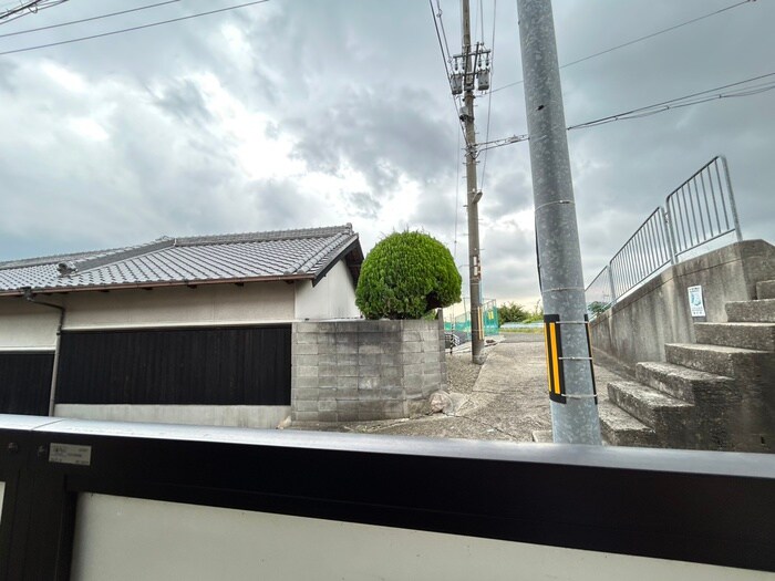 物件内観写真16　(室内からの展望)