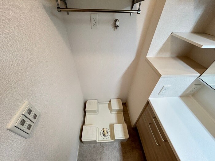 物件内観写真17　(洗濯機置場)