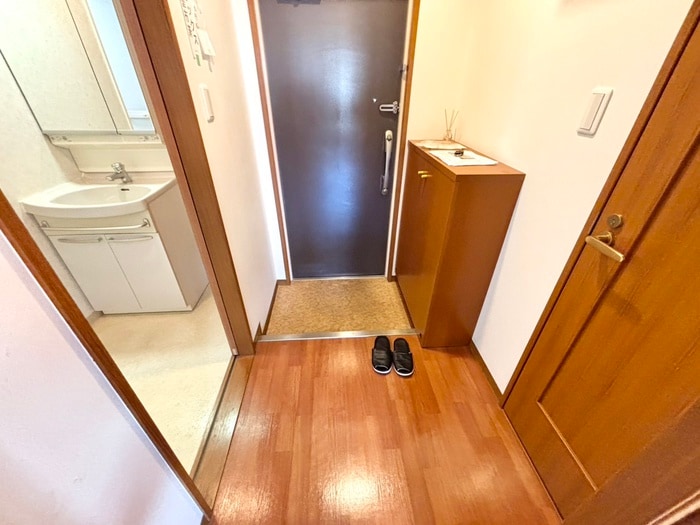 物件内観写真14　(玄関)