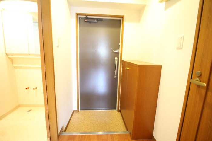 物件内観写真17　(玄関)