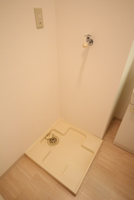 物件内観写真10　(洗濯機置場)