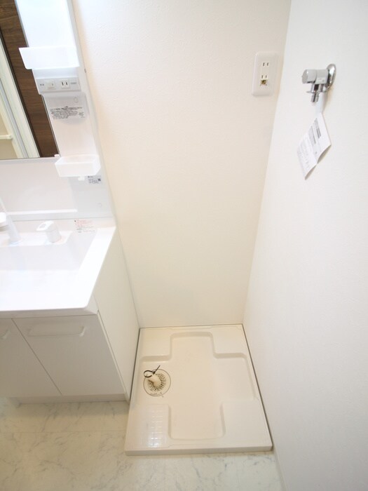 物件内観写真11　(洗濯機置場)