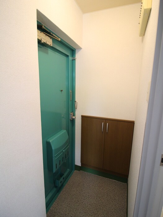 物件内観写真8　(玄関)