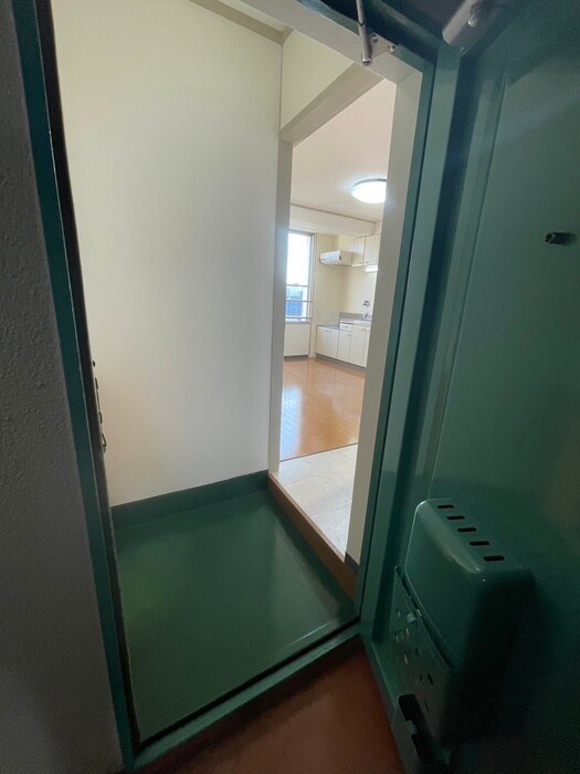 物件内観写真15　(玄関)