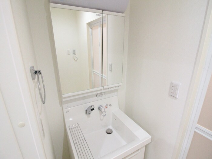 物件内観写真9　(洗面)