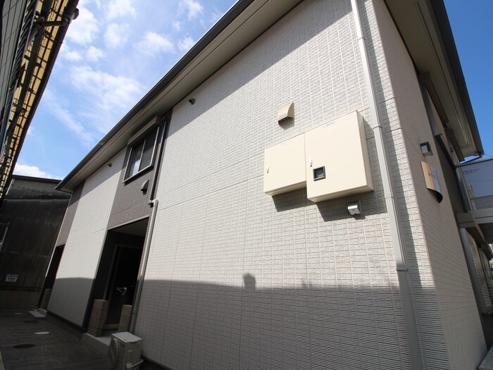 物件外観写真6　(バイク置き場)