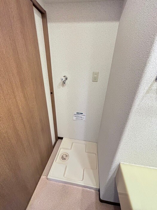 物件内観写真13　(洗濯機置場)