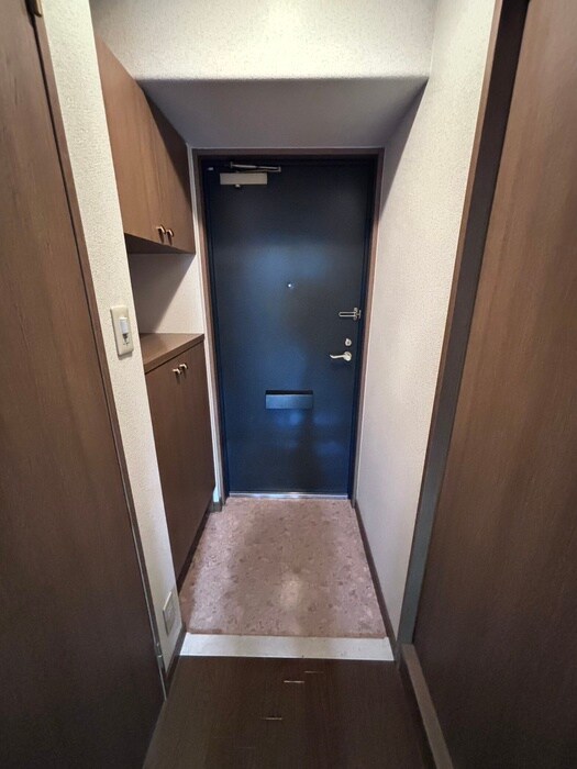 物件内観写真16　(玄関)