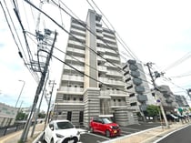 Luxe住道駅前の外観写真