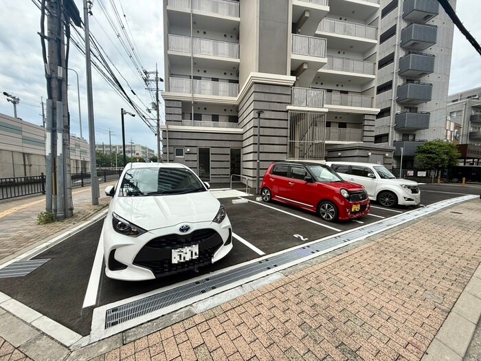 物件外観写真6　(駐車場)