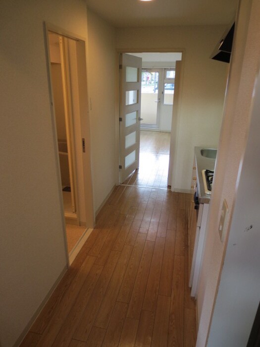 物件内観写真13　(玄関)