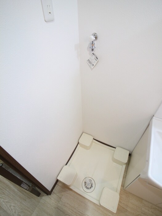 物件内観写真17　(洗濯機置場)