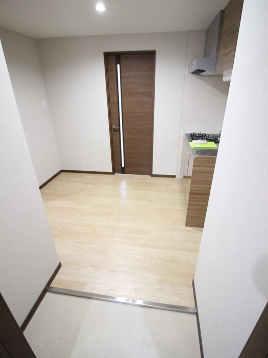 物件内観写真18　(玄関)