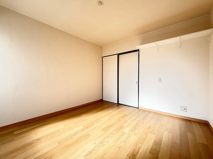 物件内観写真6　(居室)