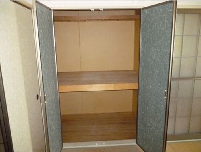 物件内観写真12　(収納)