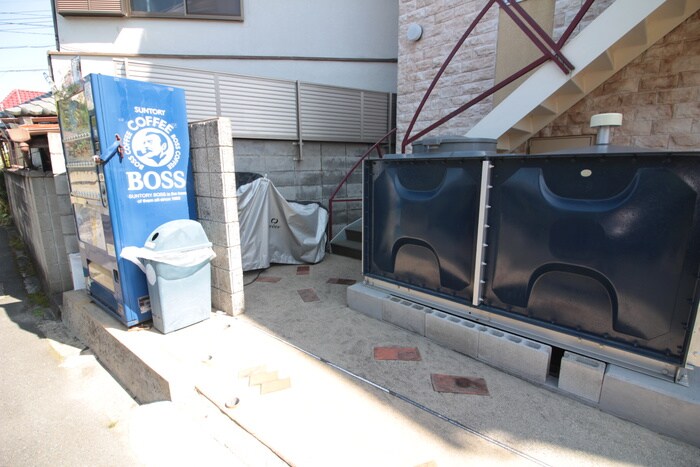 物件外観写真5　(エントランス部分)