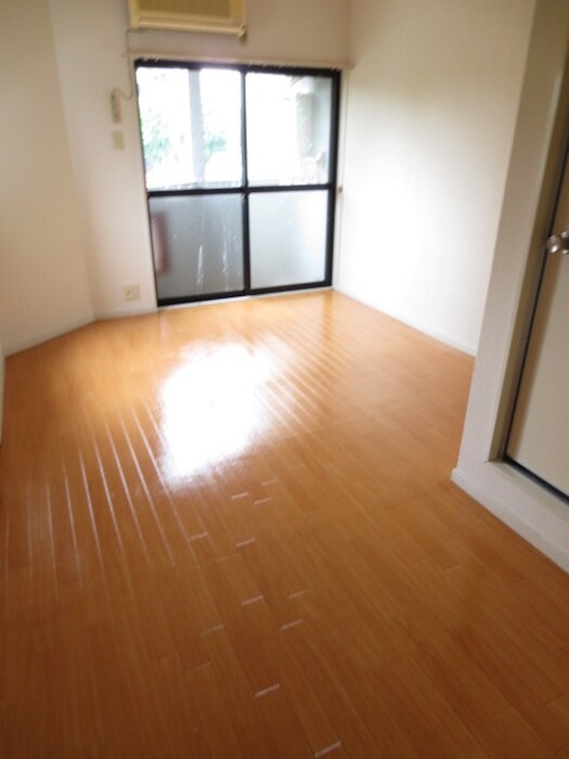 物件内観写真4　(居室)