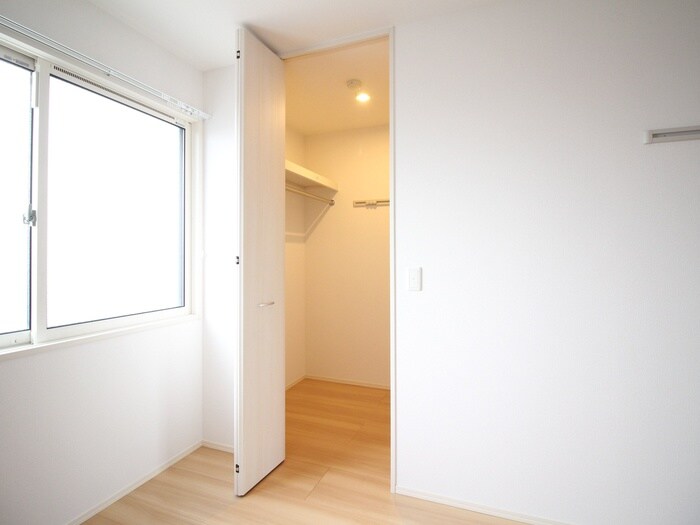 物件内観写真11　(収納)