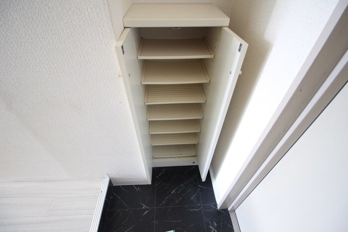 物件内観写真10　(靴箱)