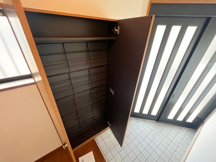 物件内観写真8　(靴箱)