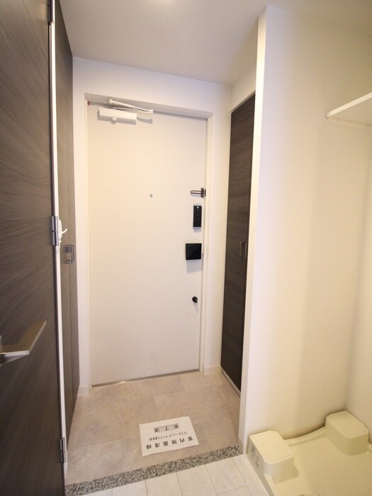 物件内観写真15　(玄関)