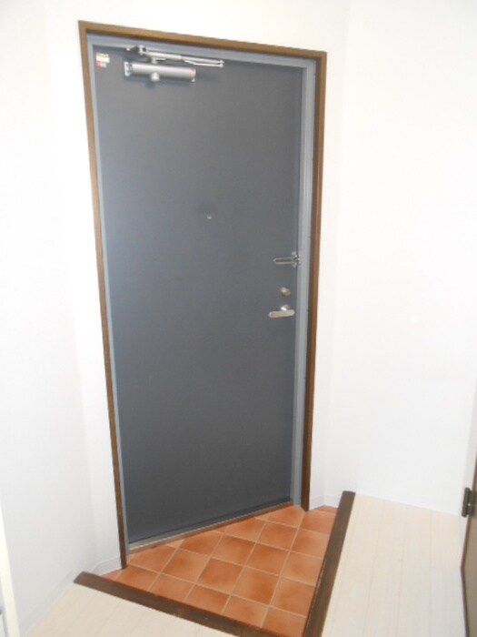 物件内観写真7　(玄関)