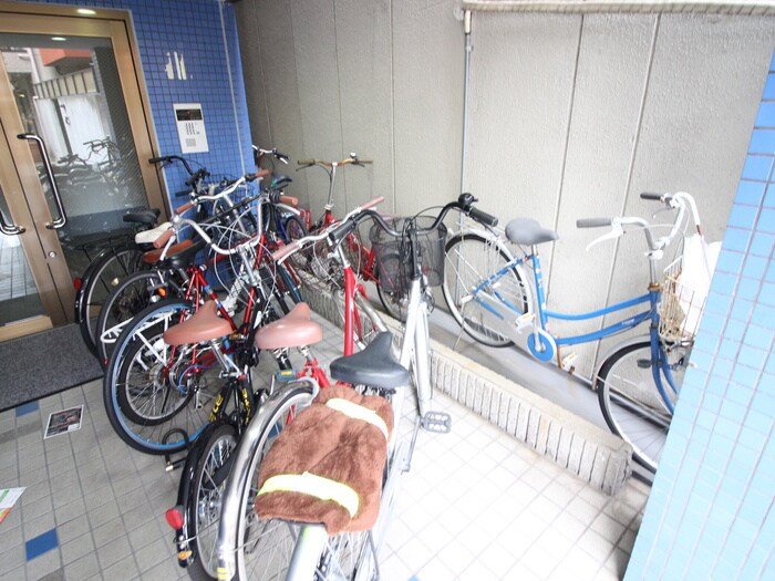 物件外観写真5　(駐輪場)