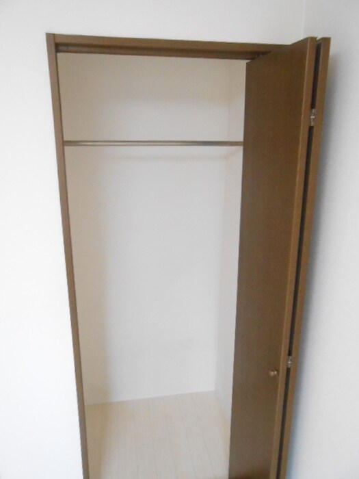 物件内観写真12　(収納)