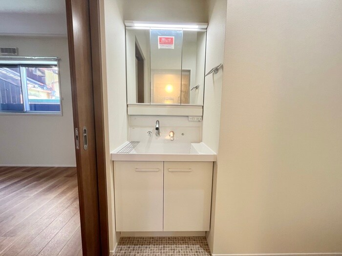 物件内観写真11　(洗面)