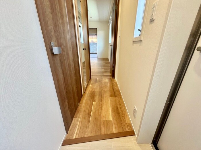 物件内観写真17　(廊下)