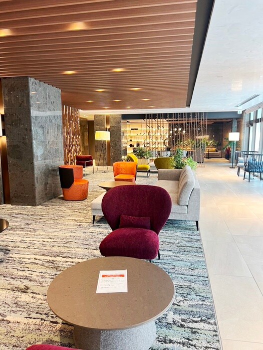 物件外観写真5　(エントランス部分)