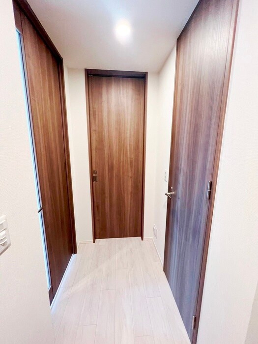 物件内観写真11　(玄関)