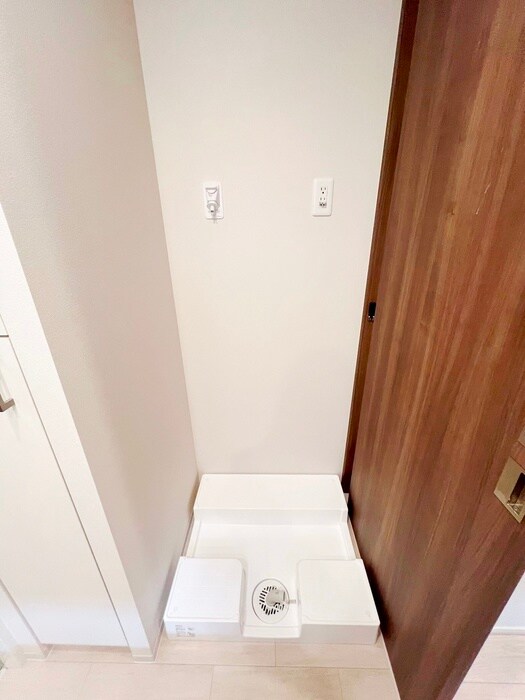 物件内観写真12　(洗濯機置場)