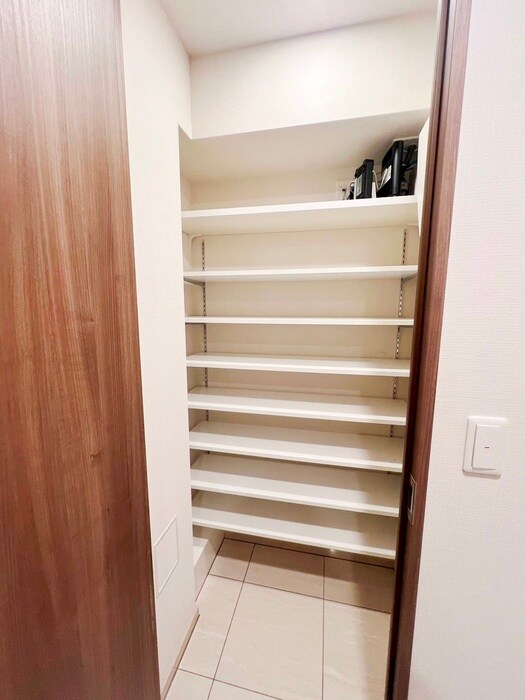 物件内観写真13　(収納)