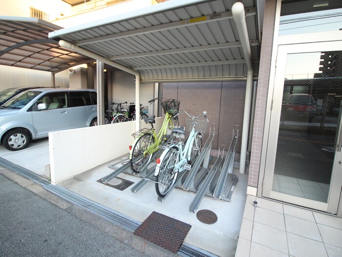 物件外観写真5　(駐輪場)