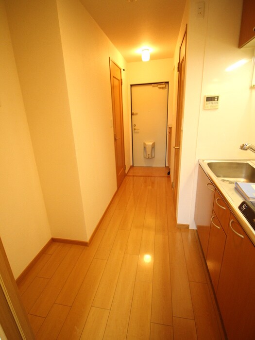 物件内観写真14　(廊下)