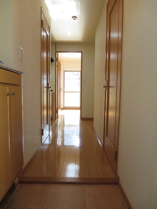 物件内観写真15　(廊下)