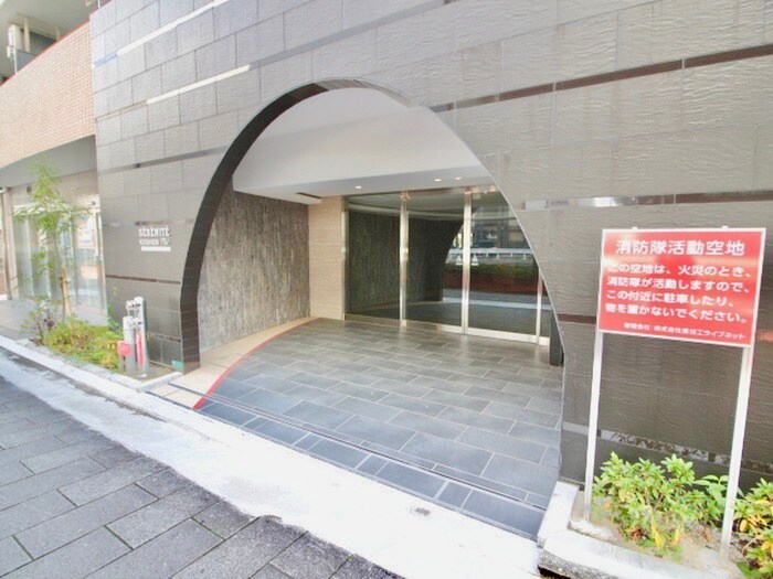 物件外観写真5　(エントランス部分)