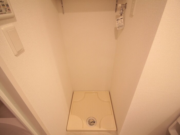 物件内観写真12　(洗濯機置場)