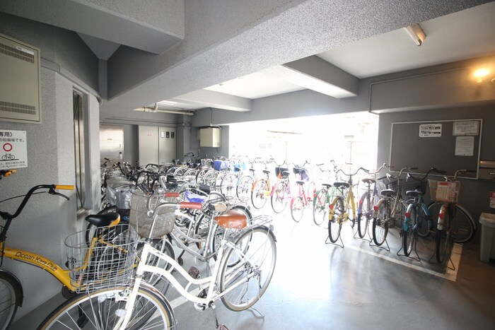 物件外観写真5　(駐輪場)