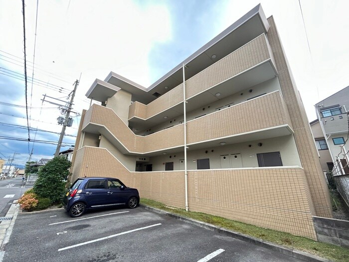 物件外観写真5　(駐車場)