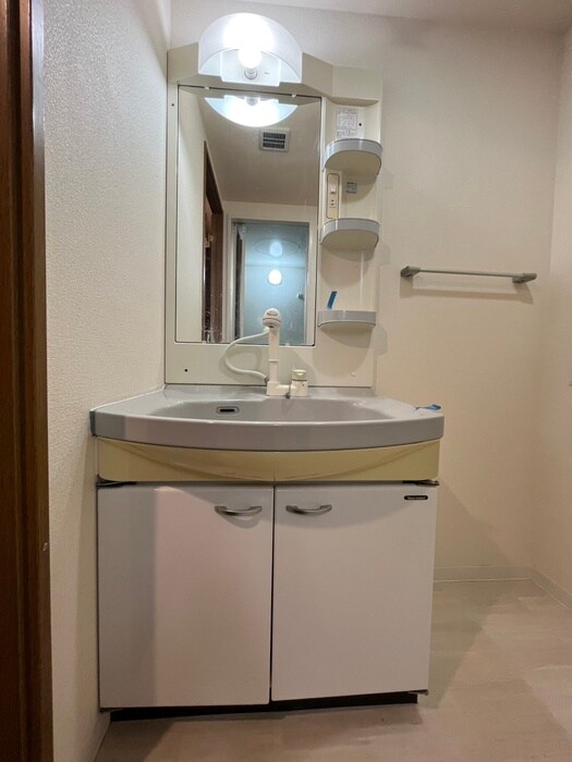 物件内観写真11　(洗面)