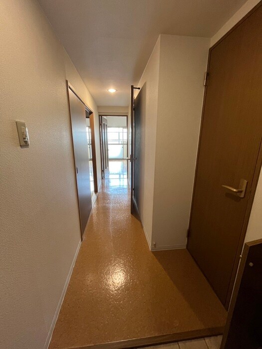物件内観写真19　(廊下)