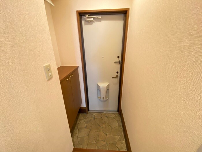 物件内観写真11　(玄関)