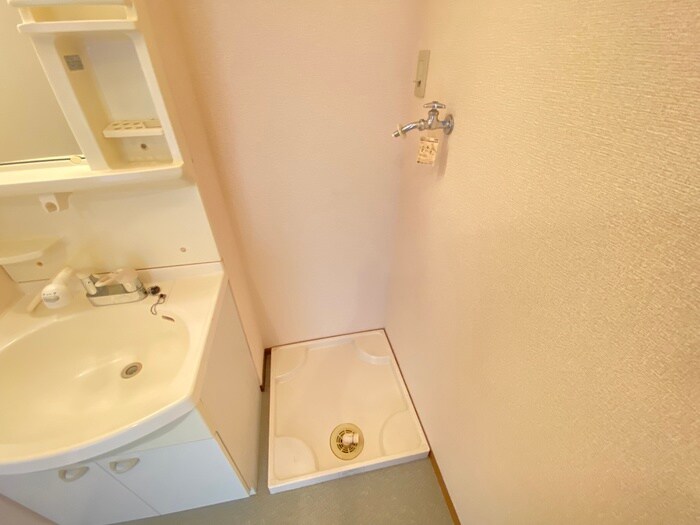 物件内観写真19　(洗濯機置場)