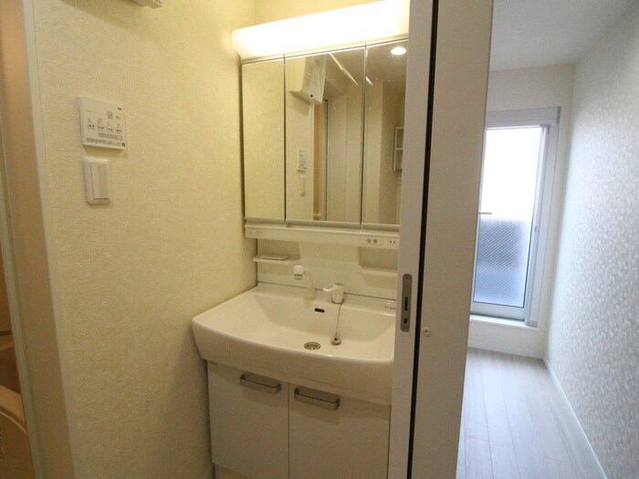 物件内観写真8　(洗面)