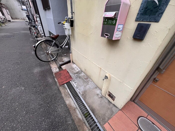 物件外観写真5　(駐輪場)