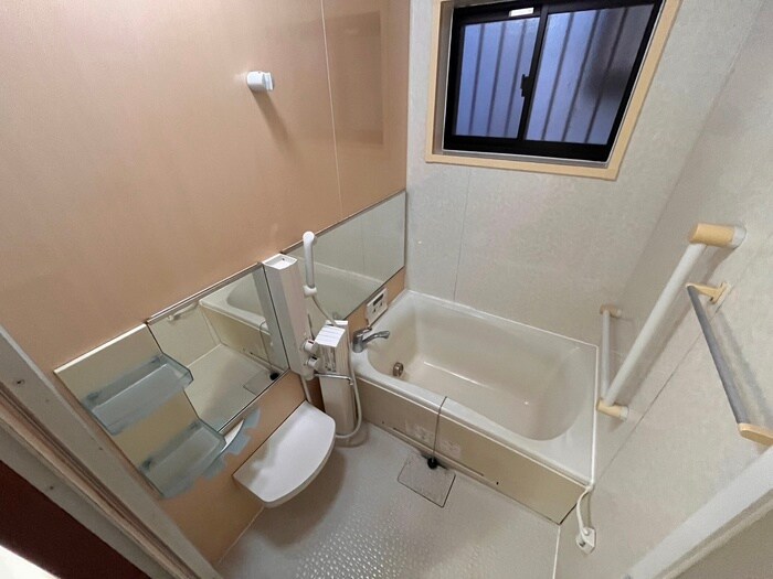 物件内観写真12　(バス／シャワールーム等)