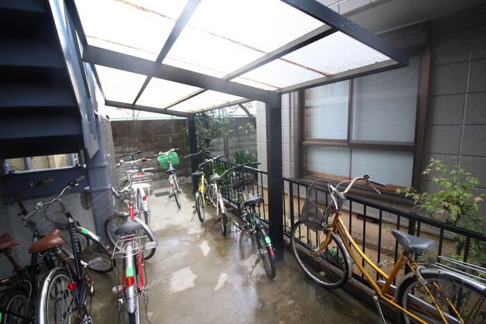 物件外観写真6　(駐輪場)